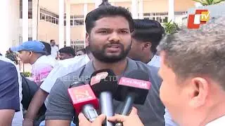 Drivers of MLAs Protest Near Gandhi Statue, Demand Food, Water, and Restroom at Odisha Assembly