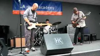 Oz Noy clinic with Leo Nobre on bass and Sam Mazur on drums