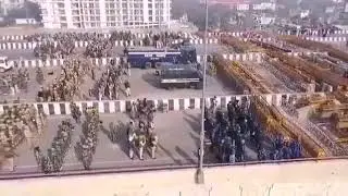 Ghazipur border Delhi police Full force deployed and Sealed border with barricades Waste of time