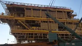 Moving a deck (oil platform)4