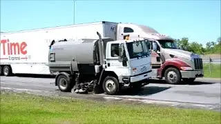 FREIGHTLINER STREET CLEANER SWEEPING SERVICE ROAD
