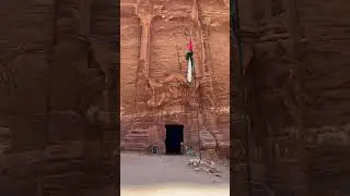 Starbucks cave?!? ☕️#starbucks #coffee in #petra #jordan #travel #explore #experience