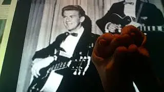 Horacio the handsnake - Jerry Newton (singer)