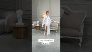 Bride robe for wedding day Ivory Jacquard // belladonnua.com #giftforher #fashion #robes