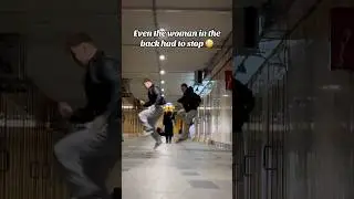 We stopped the girl with our dance / JUMPSTYLE/