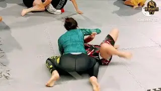 🤯 AMAZING MOVE BY GIRL 💪💪💪 #wrestling #mma #wwe #jiujitsu #combatsport 