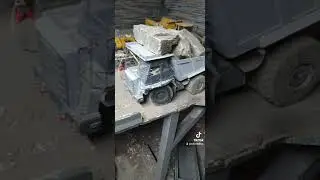 INSANE Komatsu HD 405 4x4 can handle over 65 tons?