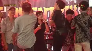 AKU TAK BUTUH CINTA   DEVI BULE // SEDOT NYENTRIK