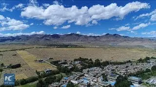 How has housing changed in border regions of Tibet, China