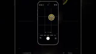 Want to capture the moon with your iPhone? Here's a trick! 🌙📱 #moon #nightphotography #iphonecamera