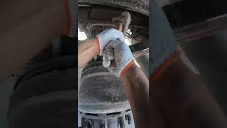 The process of dismantling the I-beam clamp of a large truck
