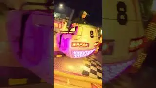 Helfer Break Dance spinning! #funfair #kermis #breakdance #praha #matejskapout #spinning #kirmes