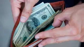 Health, tech and finance jobs have higher-than average wage growth, and other MoneyWatch headlines