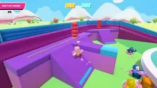 First time trying Fall Guys wtf moment......  (Read description also)
