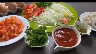 Sur le plats sauce tomate au crevette oooooooh bi sauce bou saf