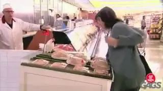 Leute beim einkaufen erschrecken lustig😂