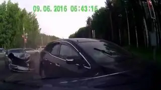 Car crash   Car accident Dashcam June 2016 #105 Авария в Томске 09 06 2016 Russia