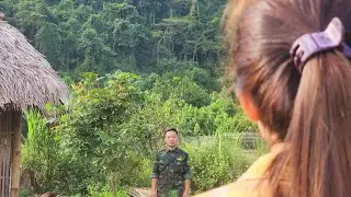 Police lover returns after many days of dangerous duty, single mother is extremely happy/@mm10090