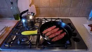 ASMR Frying Bacon | Relaxing sounds of frying bacon in iron skillet