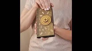 How to Gift Money? Wooden wallet with lock