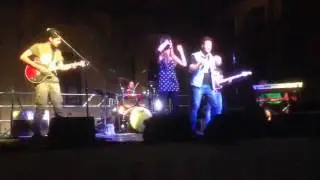 Flick on the wrist - musiQueen @piazzaMatteottiCDC