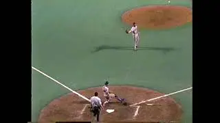 Brewers at Royals - Bottom of the 8th Inning - 2nd Game, Aug 10 1990 - Willie Wilson Kurt Stillwell