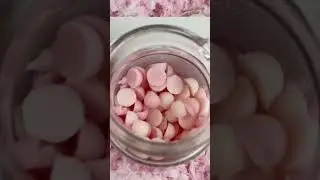 Highly scented wax melts in glass jars