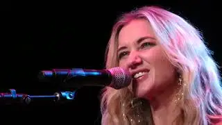 Sarah Darling performing &lsquo;Red Mustang&rsquo; at The Eagle Theater in Wabash, IN on 10/03/2024