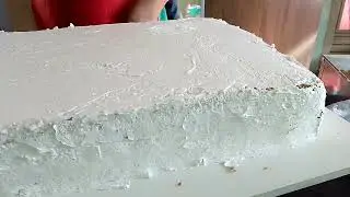 Bolo na marmitinhas para 200 pessoas #confeitaria #cake #bolo #decoração #bolomarmitinha #comamor