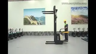 CDD16-D930 Electric Stacker Truck- Carry Up Warehouse Equipment - China