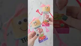 Valentines day robot treats to make the kids using a juice box, applesauce cup, chocolates etc