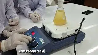 Praktikum Mikrobiologi: Pembuatan media cawan Sabouraud Dextrose Agar (SDA)