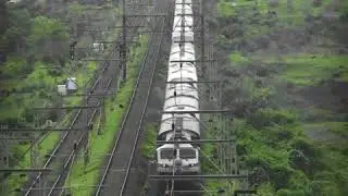 P C Sarkar ki vaba train ta k hide kor6a dakhun