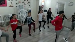 Pembe Oyunu. Balkan Halk Dansları Ufak Ekip. GELECEK SIZSINIZ &Ccedil;OCUKLAR.