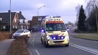 A1: Ambulances 20-142 + 20-144 met spoed naar Reanimatie op het Rootven in Moergestel (HD)