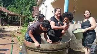 BRIGANDO POR FALTA DE ESPAÇO DEVIDO O CALOR