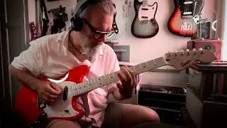 Squier Sonic Mustang •