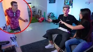 ENTRO en la HABITACIÓN de LOGAN CUANDO ESTÁ CON MI HERMANA...