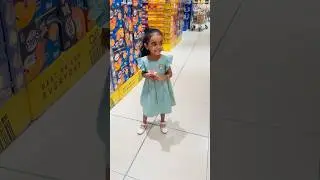 Shopping #cutebaby #babygril #shortsfeed #trendingshorts #youtubeshorts #shorts