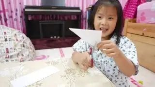 How To Make Easy Paper Snowflakes&nbsp;For Kids by Big Kid, Affy. It's COOL!!!