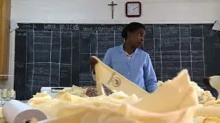 Kenya prepares for Pope's visit by making him clothes