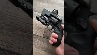 Модернизация револьвера: крепление для оптики и фонаря на Taurus Ultra Light #Shorts #Gun