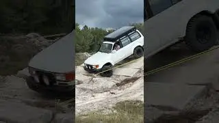 TOYOTA LAND CRUISER WORKING THE CONCRETE OBSTACLE.#landcruiser #krawl'nforthefallen3 #offroad