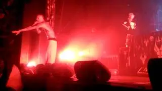 Ninja stops a fight during Die Antwoord LIVE