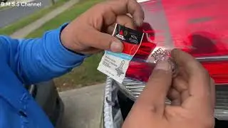 Nissan Rogue 2014-2019 Brake light Bulb Replacement 