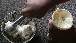 Smooth and Creamy Marshmallow Ice Cream