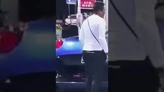У Джермейна Джексона есть мужская сумка 💼