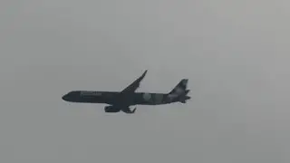JetBlue Airbus A321-231 (B6546, N965JT) landing to ISP Airport over my house from MCO