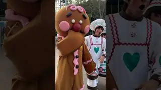 COOKIE LOOK AWAY😭She ate cookie in front of COOKIE😣 #funny #trendingnow #viralcontent #usa #disney