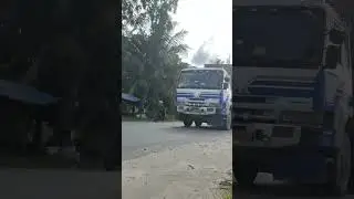 bukan truk tronton,tapi truk trinton #shorts#youtubeshorts #truck